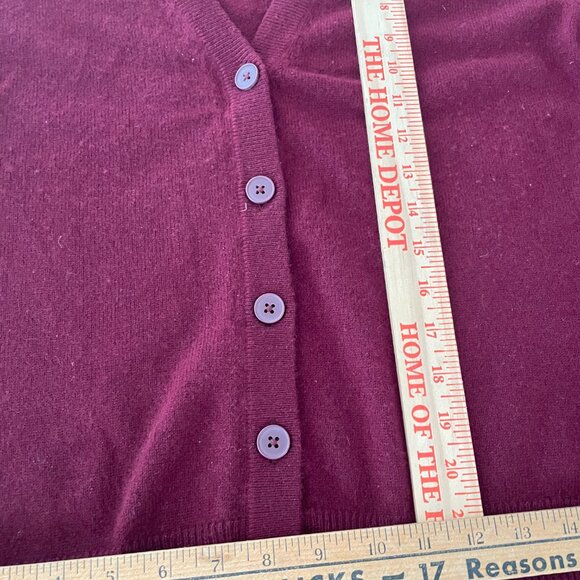 Holiday Red 100% cashmere cardigan sweater - Picture 4 of 9